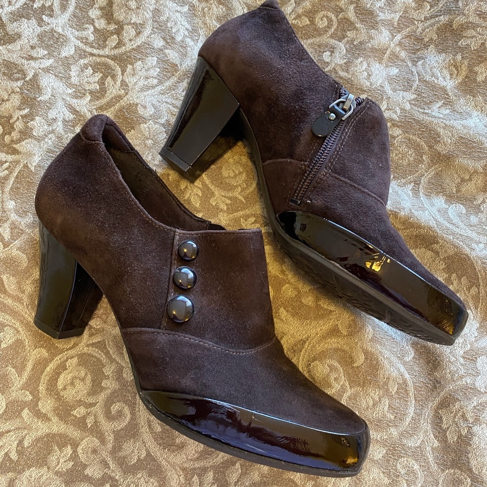 Clarks Artisan Suede Shoes